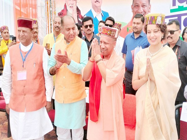 Uttar Pradesh CM Yogi Adityanath campaigns for Kangana Ranaut in Mandi. (Photo/Yogi Adityanath's X)