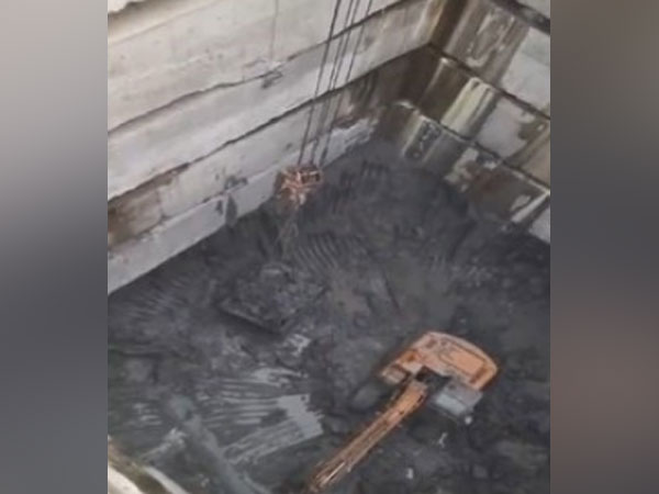 Soil collapse at a tunnel shaft in Maharashtra's Palghar. (Photo/ANI)