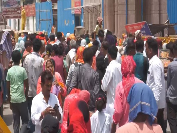 devotees throngs at Ayodhya (Photo/ANI) 