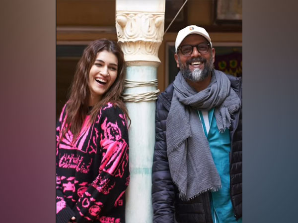 Actor Kriti Sanon and director Laxman Utekar (Image source: Instagram)