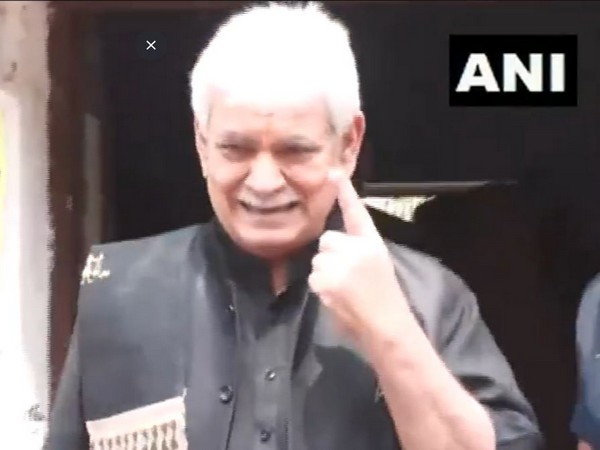 Jammu and Kashmir Lieutenant Governor Manoj Sinha cast his vote (Photo/ANI)