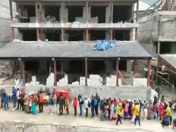 people in queue for darshan at Kedarnath Dham (Photo/ANI)