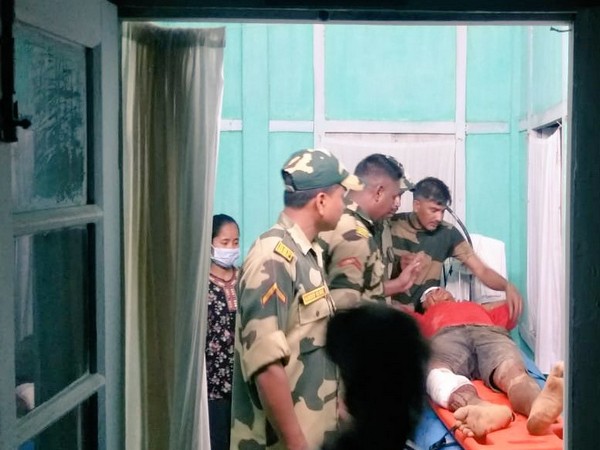 BSF troops rescues two locals (Photo/ANI)