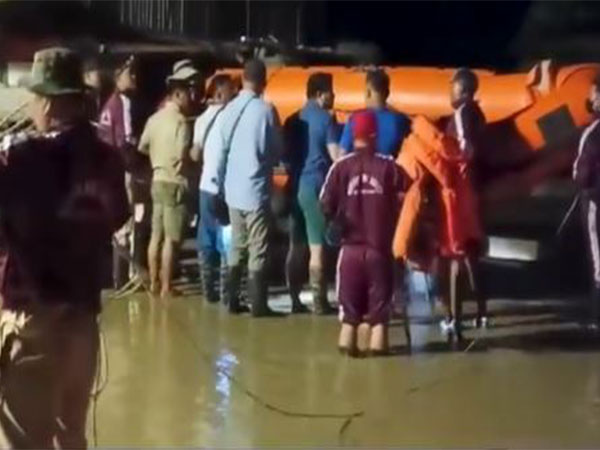 Efforts to get rid of flodwater in Manipur after Cyclone Remal (Photo/@NBirenSingh)