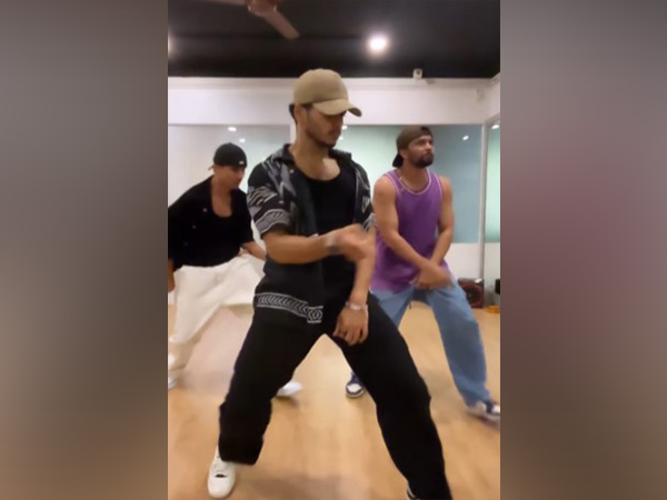 Ishaan Khatter (image source: instagram/ishaankhatter)