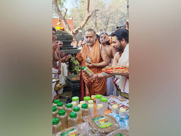 Blessings from Sri Sri Sri Shankarachariya Swamigal from Kanchimutt
