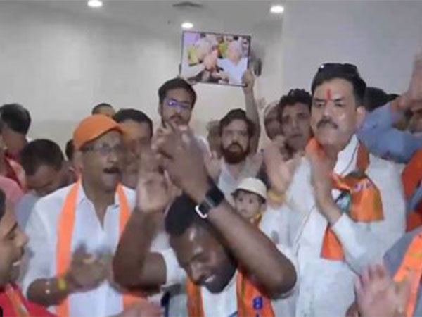 BJP workers chant Hanuman Chalisa at BJP headquarters in Delhi. (Photo/ANI)