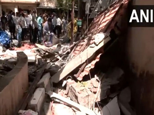 Visuals from LPG cylinder blast site in Mumbai's Chembur area (Photo/ANI)