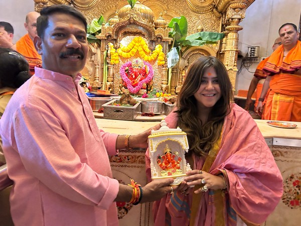 Ektaa R Kapoor visits Siddhivinayak Temple (Image source/Mandir PR)