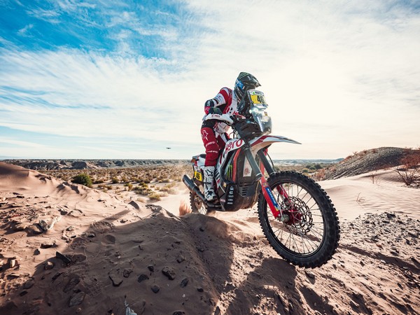 Hero MotoSports Team in action during Desafio Ruta 40 (Image: Hero MotoSports Team)