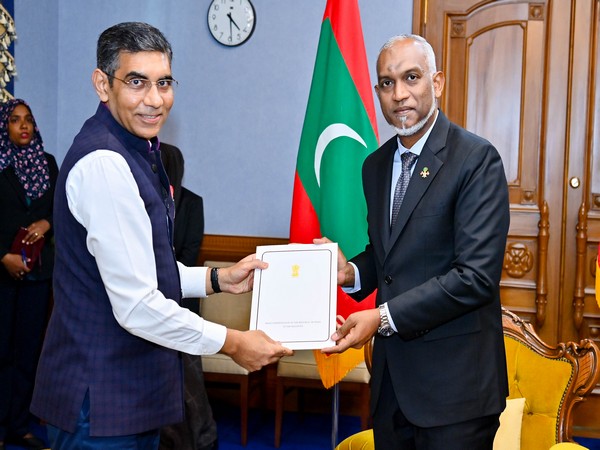 Higher Commissioner of India to Maldives, Munu Mahawar presents letter of invitation to President Mohamed Muizzu. (Photo/Maldives Prez Office)