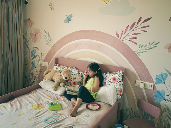 Soha Ali Khan, Kunal Kemmu's daughter Inaaya (image source: instagram/sakpataudi)