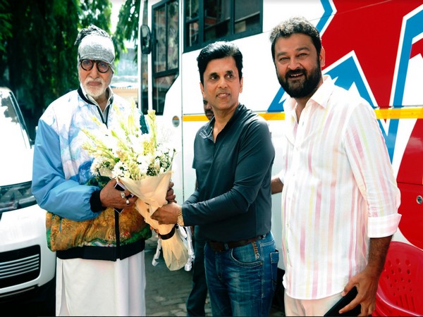 Amitabh Bachchan in Anand Pandit, Vaishal Shah's ‘Fakt Purusho Maate’ (Image source/ Anand Pandit's Instagram)