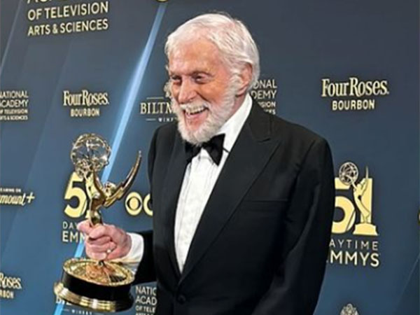 Dick Van Dyke (Image source: Instagram/@dayspeacock)