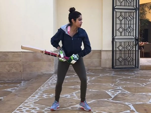 Janhvi Kapoor (image source: instagram/sharanssharma)