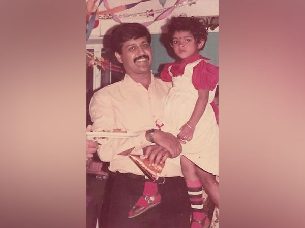 Childhood picture of Priyanka Chopra with her father (Image source: Instagram/@priyankachopra)