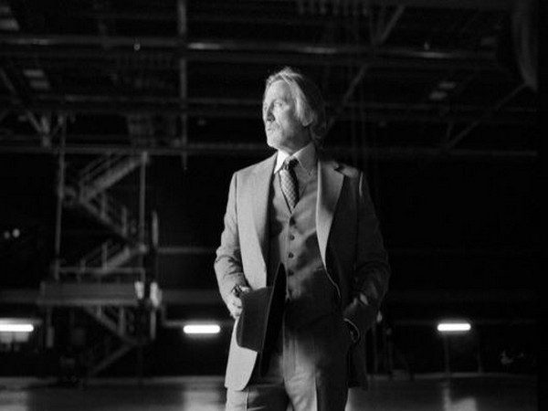 Daniel Craig as Benoit Blanc in 'Knives Out 3' (Image source: X/@Rian Johnson)