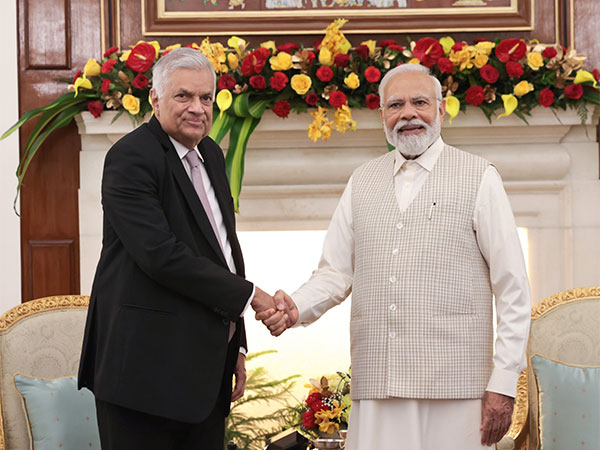 Sri Lankan President Ranil Wickremesinghe, PM Narendra Modi (Image Credit: Twitter/@MEAIndia)