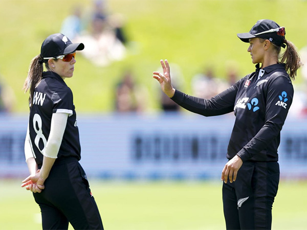 Lauren Down (left) (Photo: ICC)