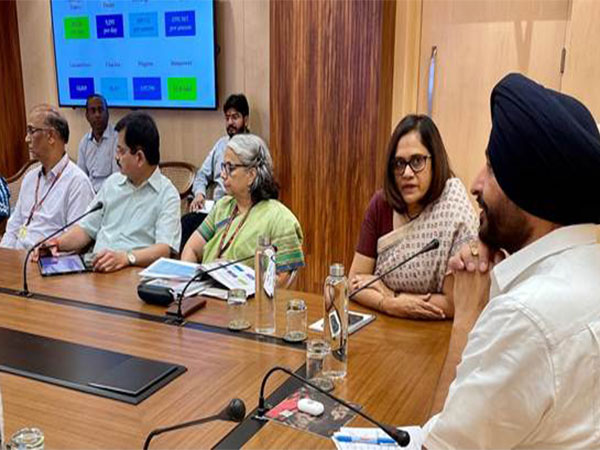 Union Minister Ravneet Singh conducts review meeting (Photo/PIB)