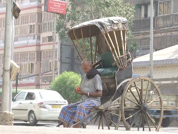 Handheld rickshaw puller in Kolkata (Photo/ANI)