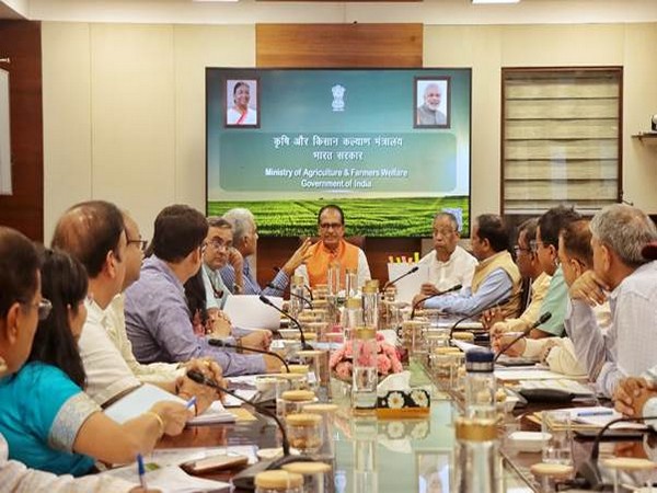 Union Minister for Agriculture and Farmers’ Welfare Shivraj Singh Chouhan reviews preparedness for ensuing Kharif season (Image: PIB)