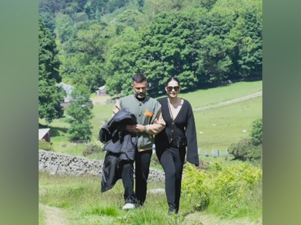 Sonam Kapoor, Anand Ahuja (image source: instagram/sonamkapoor)