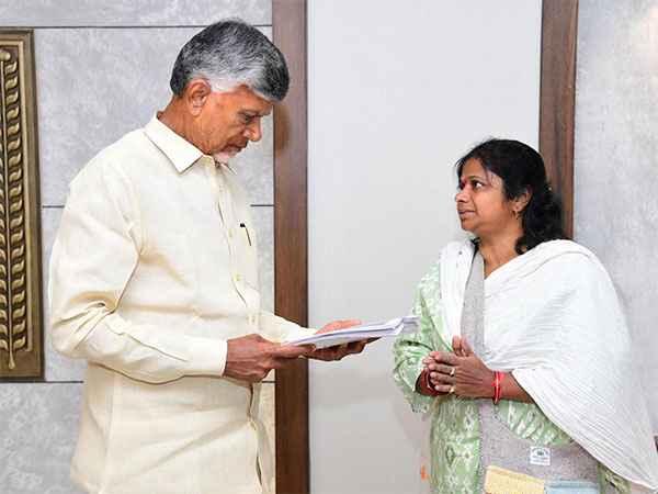 Arudra with Andhra Pradesh Chief Minister Chandrababu Naidu (Photo/ANI)