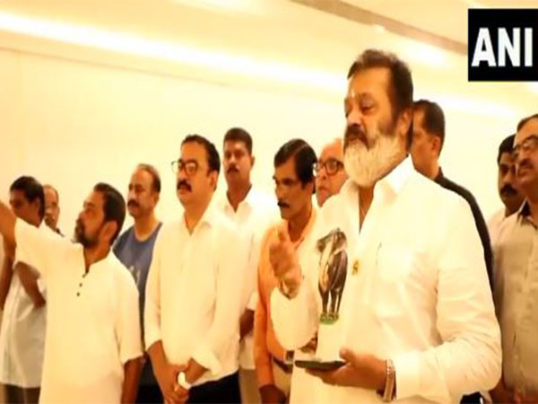 Suresh Gopi presents golden rosary to Lourdes Metropolitan Cathedral in Kerala's Thrissur (Photo/ANI)