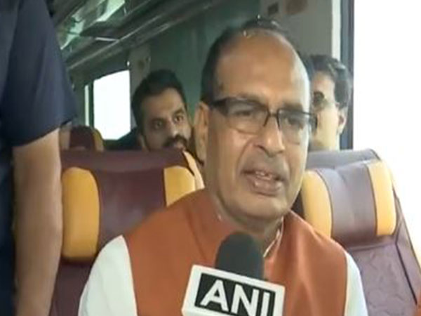 Former CM and Union Minister Shivraj Singh Chouhan leaves for Bhopal in train (Photo/ANI)