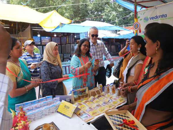 Self-help groups showcase their products at Dilli-Haat (Photo-PIB)