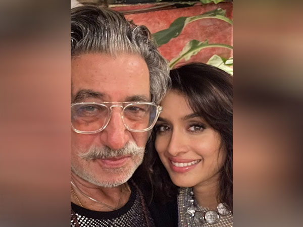 Actor Shraddha Kapoor with father Shakti Kapoor (Image source: Instagram)