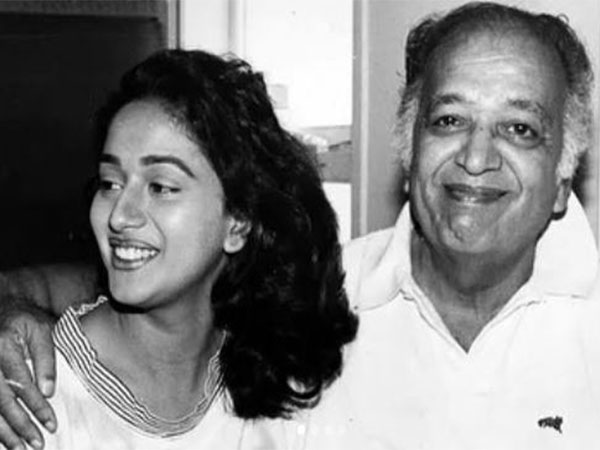 Madhuri Dixit with her late father (Image source: Instagram/madhuridixitnene)