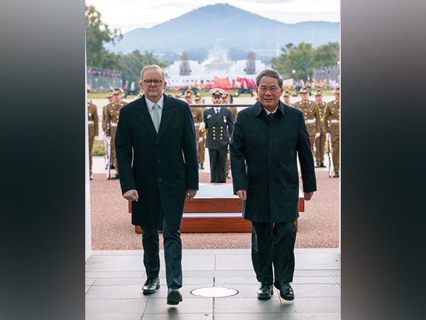 Australian PM Anthony PM (left), Chinese Premier Li Qiang (Image Credit: X/@AlboMP)