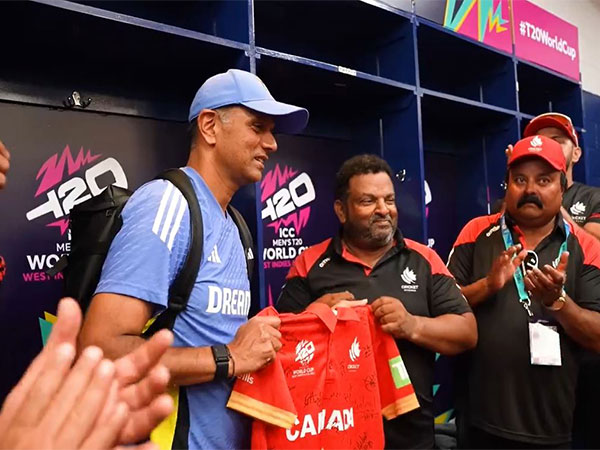 Rahul Dravid with Canada team (Photo: BCCI/X)