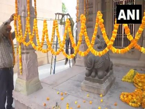 Preparations at Shri Kashi Vishwanath temple ahead of PM's visit (Photo/ANI)