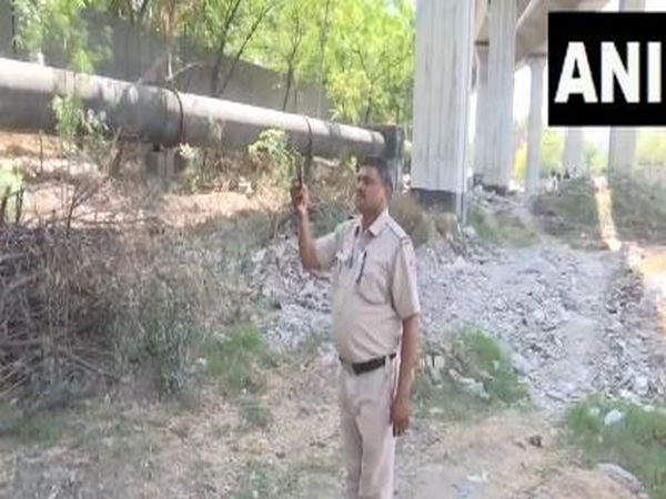 Delhi police inspected Jal Board water pipeline (Photo/ANI)