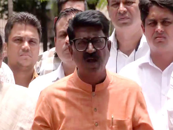  Shiv Sena (UBT) leader Arvind Sawant (Photo/ANI)