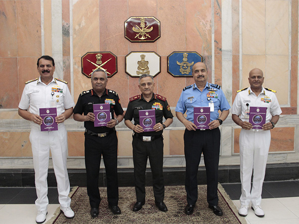 Chief of Defence Staff Gen Anil Chauhan (center). (Photo/PIB)