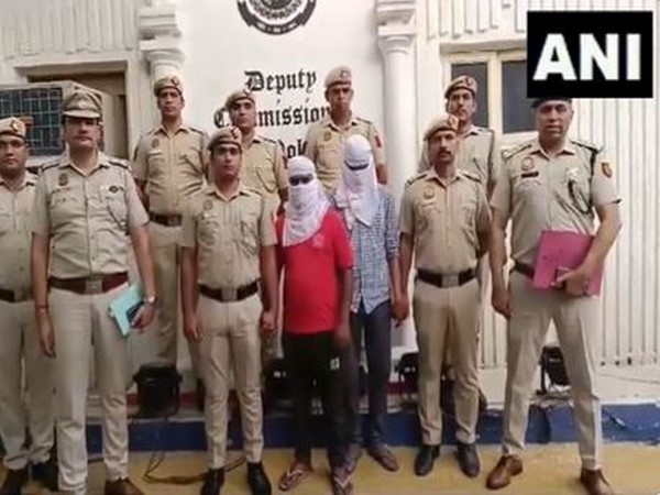 Delhi police arrests two persons involved in the theft of 320 iPhones (Photo/ANI)