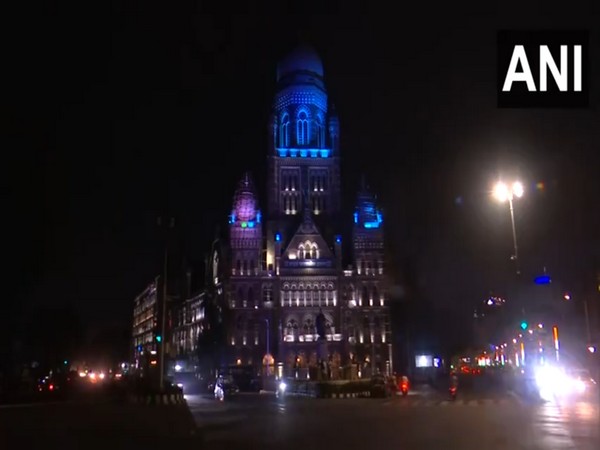 Visual outside BMC headquarters in Mumbai. (Photo/ANI)