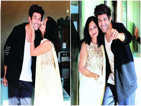 Actor Kartik Aaryan and his mother (Image source: X)