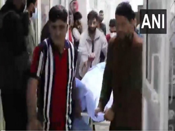 Patients being rushed to hospital in Jammu and Kashmir's Kupwara (Photo/ANI)