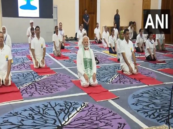 Prime Minister Narendra Modi performs Yoga in Srinagar (Photo/ANI)