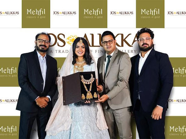 Jos Alukkas' new sub-brand, Mehfil was unveiled by actress Anarkali Marikar, Jos Alukkas' Managing Directors Varghese Alukka, Paul J Alukka, and John Alukka are seen alongside