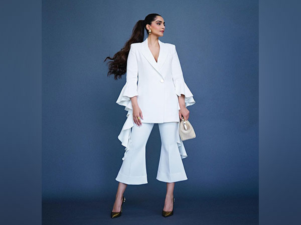 Sonam Kapoor (image source: instagram/sonamkapoor)