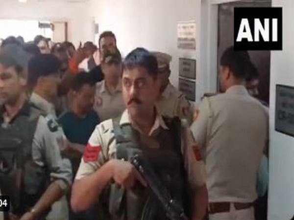 Kejriwal in Rouse Avenue Court (Photo/ANI)