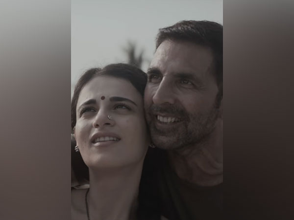 Radhika Madan, Akshay Kumar (Image Source: Instagram)