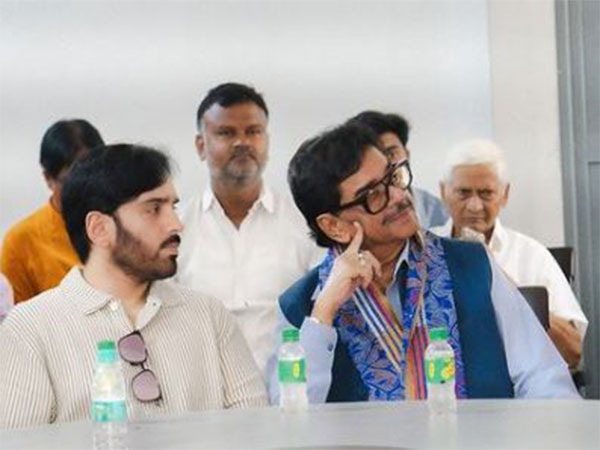 Shatrughan Sinha and his son Luv Sinha (Image source: Instagram)