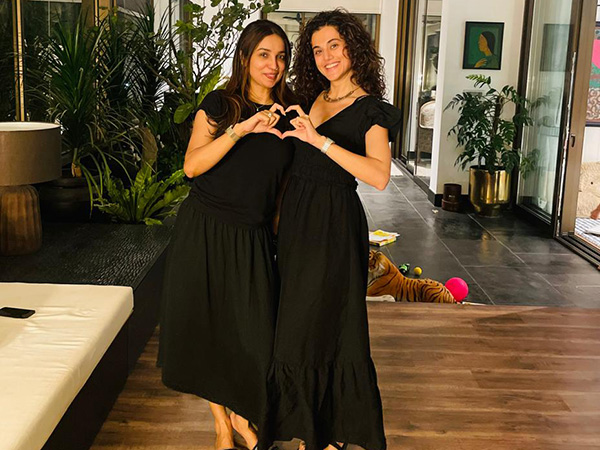 Kanika Dhillon, Taapsee Pannu (Image Source: Instagram)